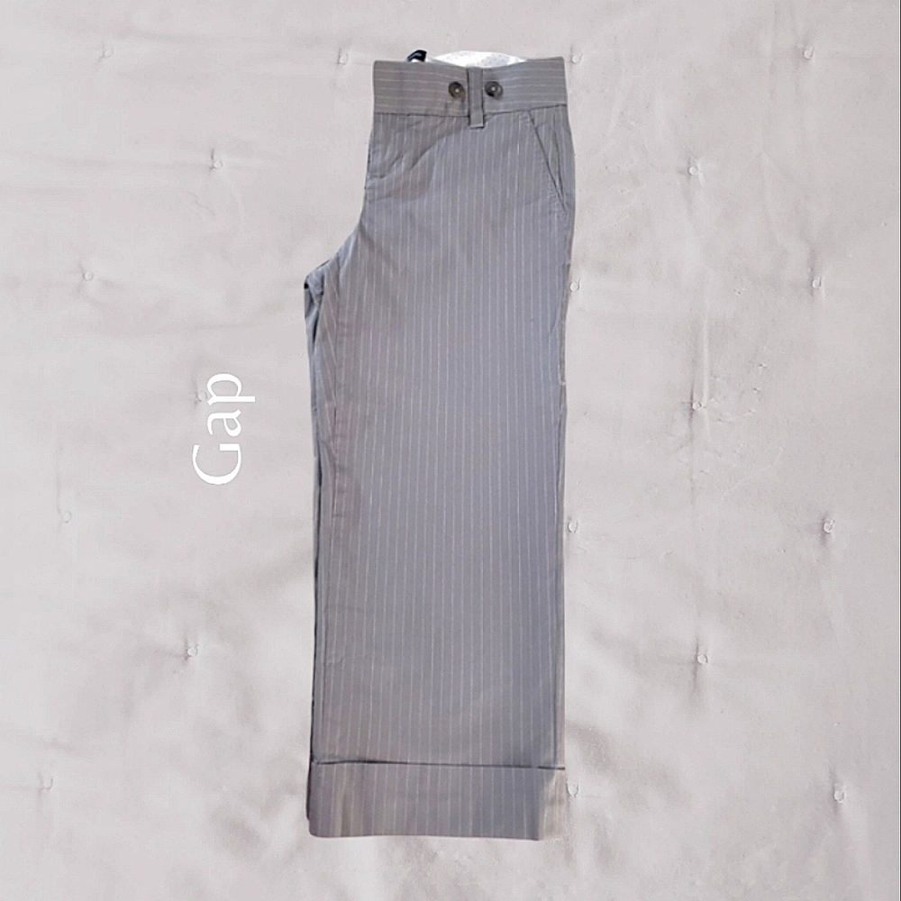 GAP- STRETCH-TROUSER CAPRI IN GREY SIZE 2 (EQUALS TO A 6 WAIST)